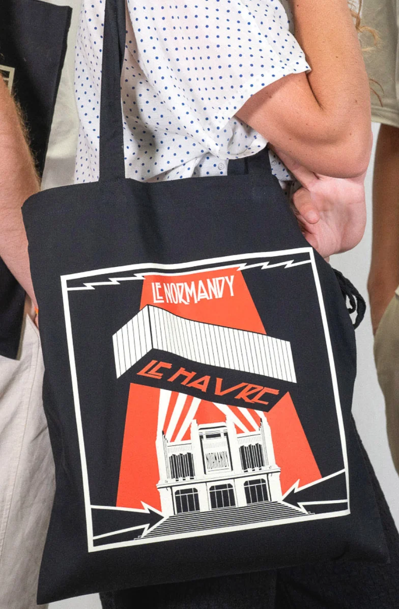 バッグ plllllleeeasse logo tote bag (NATURAL) Men's Dsl 3D M-PU tote bag with embossed logo | Black | Diesel